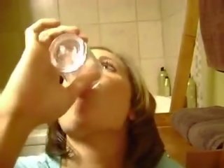 Kristen 飲酒 精子 ビデオ