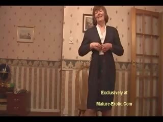 Seksapilna babi v nogavičke in steznik video posnetki off poraščeni