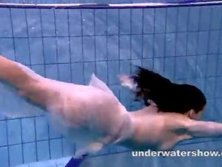 Andrea películas agradable cuerpo bajo el agua