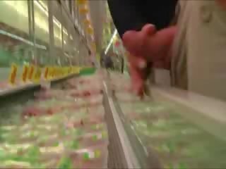 Stupendous Ενήλικος βίντεο σε ο mall
