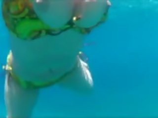 Underwater sex film swiming cumshot