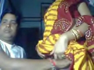DELHI wali pretty Bhabi in saree exposed by husband for money