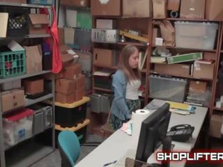 Shoplifting dáma brooke blaho dostane fucked