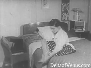 משובח x מדורג סרט 1950s - מציצן זיון - peeping tom