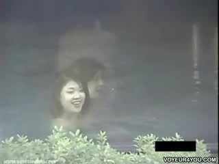 Smoky nggantheng spring voyeur