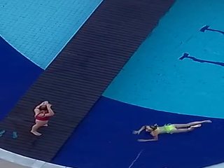 3 vrouwen bij de zwembad non-nude - deel ii, x nominale klem 4b