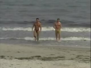 Pada yang pantai dengan stupendous bitches