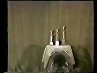 Vintāža apģērbta sievete kails vīrietis mr kails california konkurence daļa 5: pieaugušais filma 91