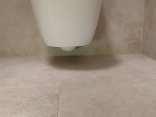 Voluptuous feet in the toilet