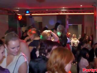 Trykštantis mėgėjiškas eurobabes vakarėlis sunkus į klubas: nemokamai suaugusieji video 66