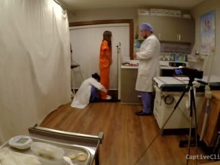 Soukromý vězení chycený použitím inmates pro zdravotní testování & experiments - skrytý video&excl; sledovat jako inmate je použitý & ponížený podle tým na lékaři - donna leigh - orgasmu výzkum inc vězení vydání část 1 na 19