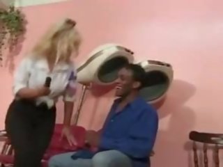 Interracial Buttfuck in the Hair Salon